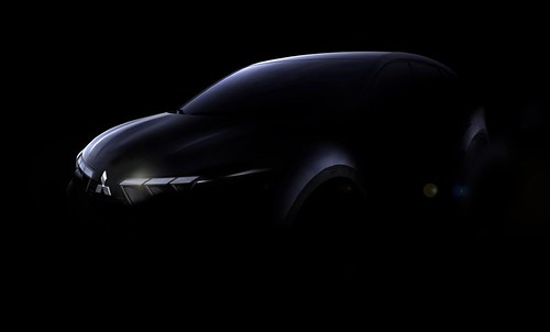 Teaser do Mitsubishi Colt. O utilitário regressa em 2023.