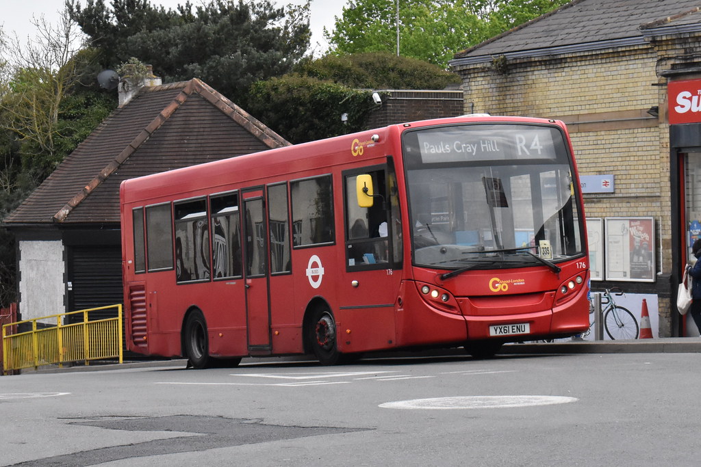 Metro Bus R4 176 (YX61ENU) Metrobus - Route R4 | Metrobus ADL Enviro200 1… | Flickr