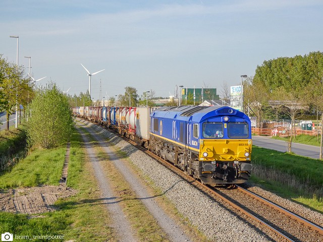 20/04/2022 Class 66 653-10 in Kerkbrugge.
