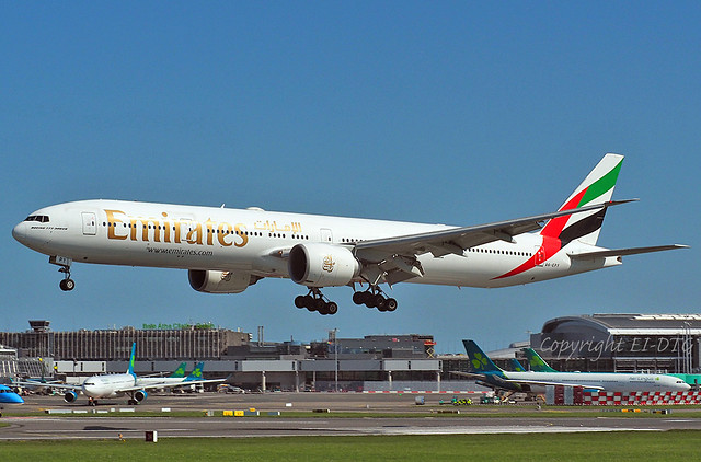 Boeing 777-300/ER A6-EPY Emirates