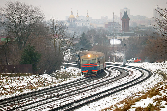 Тепловоз 2М62У-0313 в составе дизель-поезда ДРБ2-015 на перегоне Витебск/Чепино.