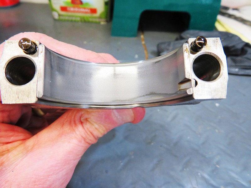 Right Connecting Rod Bearing In Good Condition