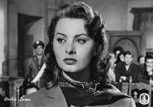 Sophia Loren in Un giorno in pretura (1954)