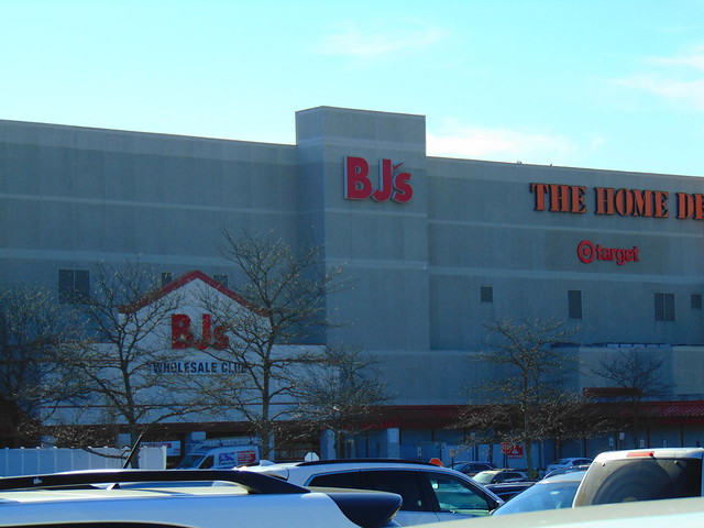 BJ's (Palisades Center)