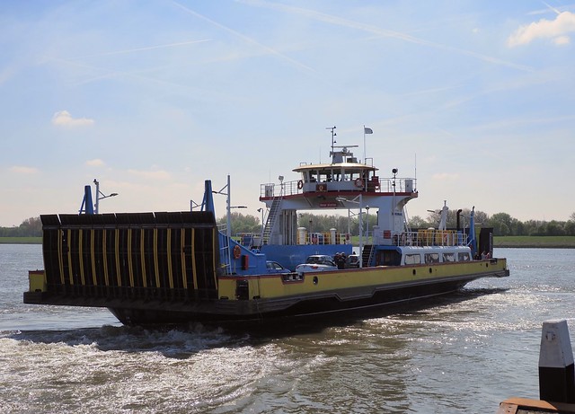 Ferry Maassluis - Rozenburg en vice versa