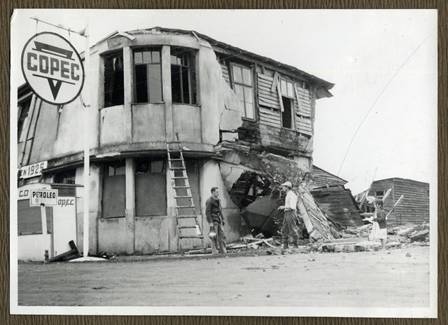 la Estacion COPEC de Valdivia tras el terremoto de  1960 presumo