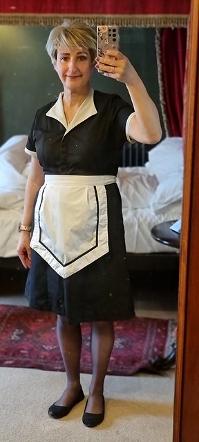 Sissy maid in a mirror