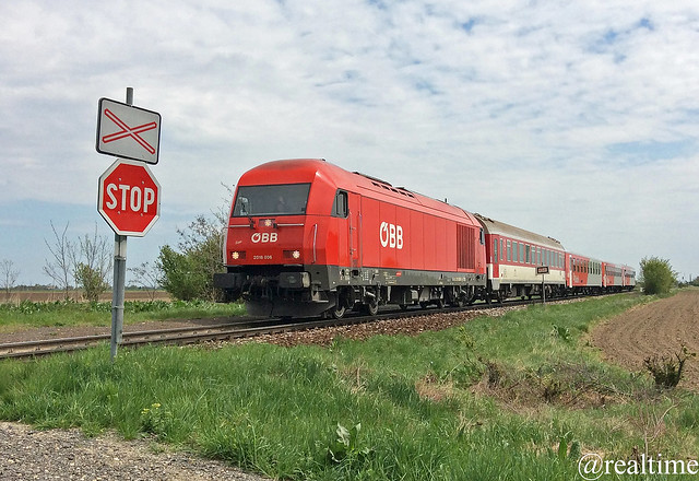 Siemens 2016 006 locomotive