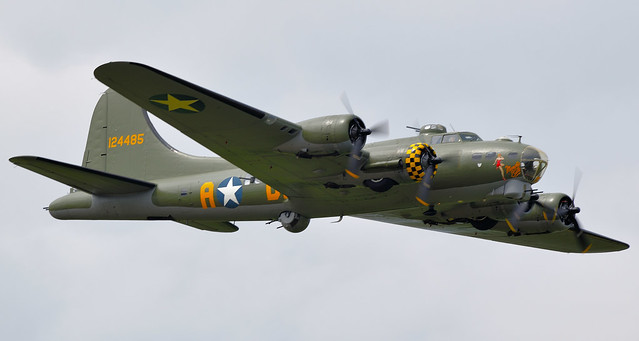 Boeing B-17G Flying Fortress Sally B 124484 on one side and on the other side it has  USAAF Memphis Belle 124485 G-BEDF
