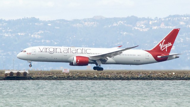 Virgin Atlantic Boeing 787 -9 G-VAHH arriving SFO  DSC_0665