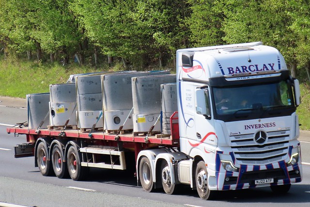 Barclay, Mercedes Actros (NJ22ATF) On The A1M Northbound 22/4/22