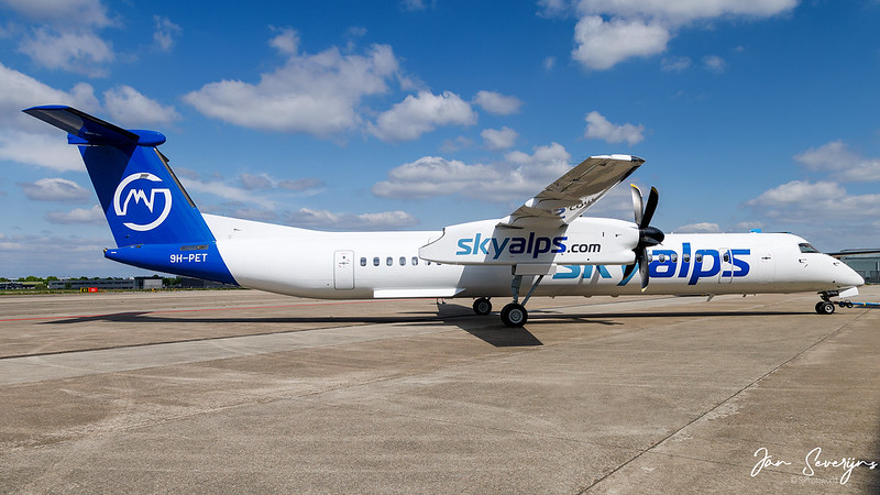 SkyAlps Bombardier Dash-8-400 9H-PET