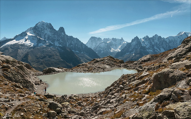 Lac Blanc, face à la chaîne du Mont-Blanc