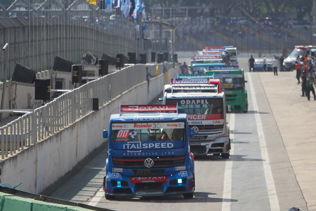 Caminhão Volkswagen de número #00, Danilo Alamini liderou a corrida 2 na categoria principal