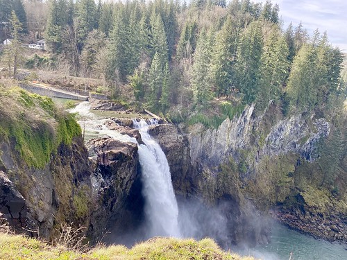First view of Snoqualmie Falls