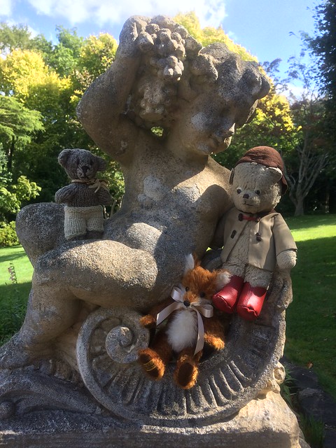 Paddington, Scout and the Stone Cherub