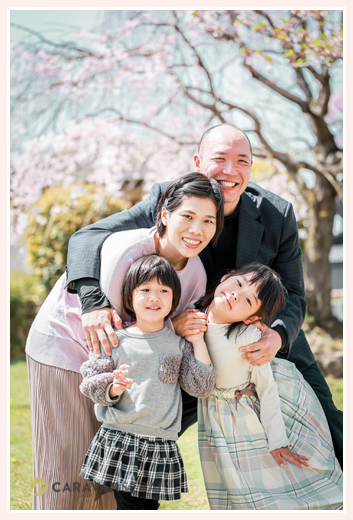 桜の季節の家族写真