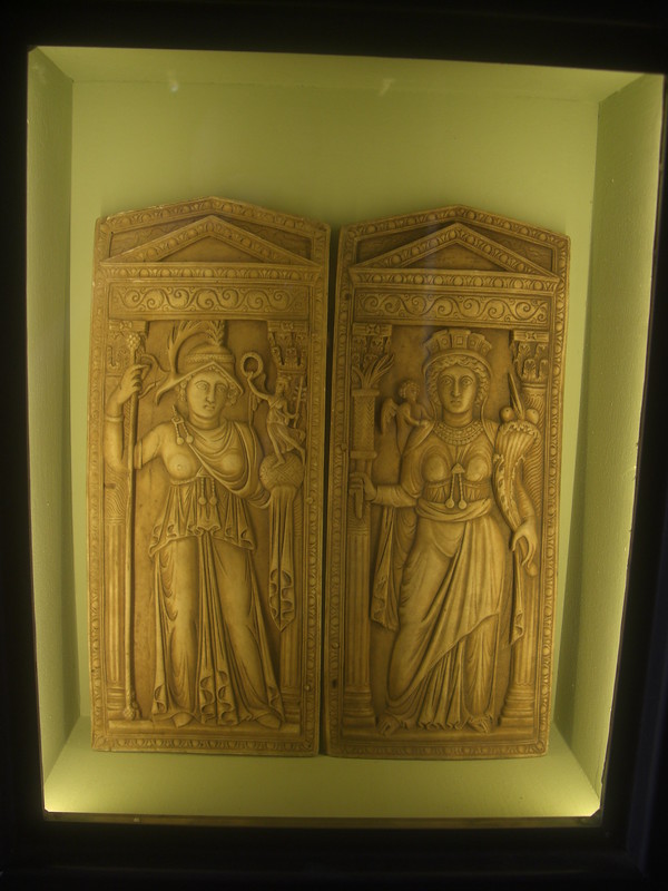 Cast of Diptych of Roma and Constantinople
