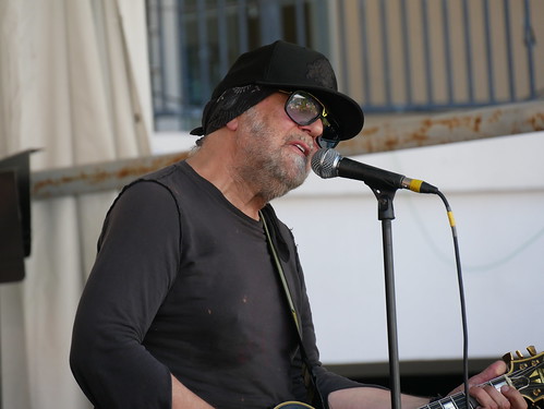 Daniel Lanois at Jazz Fest on May 1, 2022. Photo by Louis Crispino.