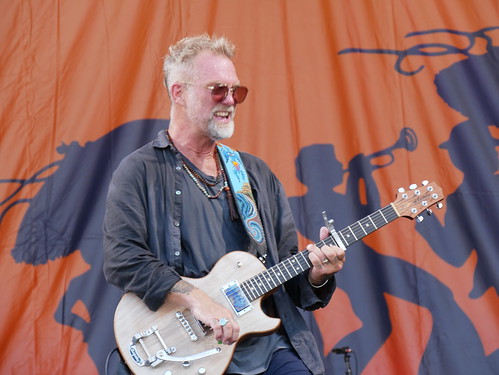 Anders Osborne at Jazz Fest on May 1, 2022. Photo by Louis Crispino.