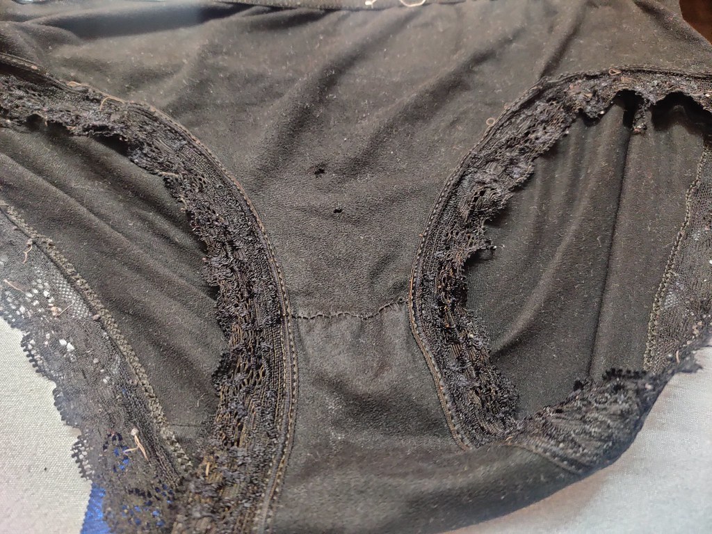 Neighbour used dirty panties | Peeknspy Yo | Flickr
