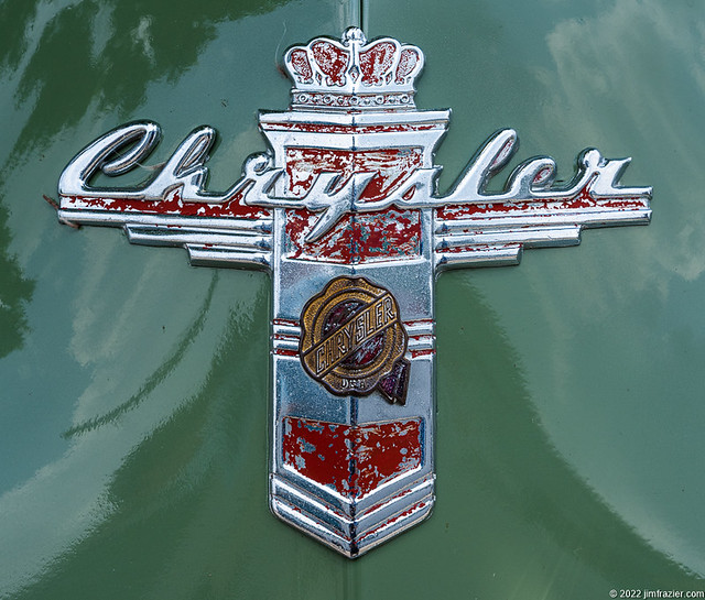 Emblem: 1947 Chrysler New Yorker