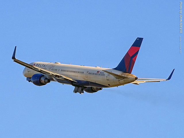 Delta 757 takeoff from MSP, 3 Oct 2021