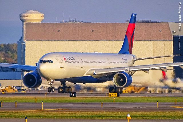 Delta A330 takeoff from MSP, 3 Oct 2021