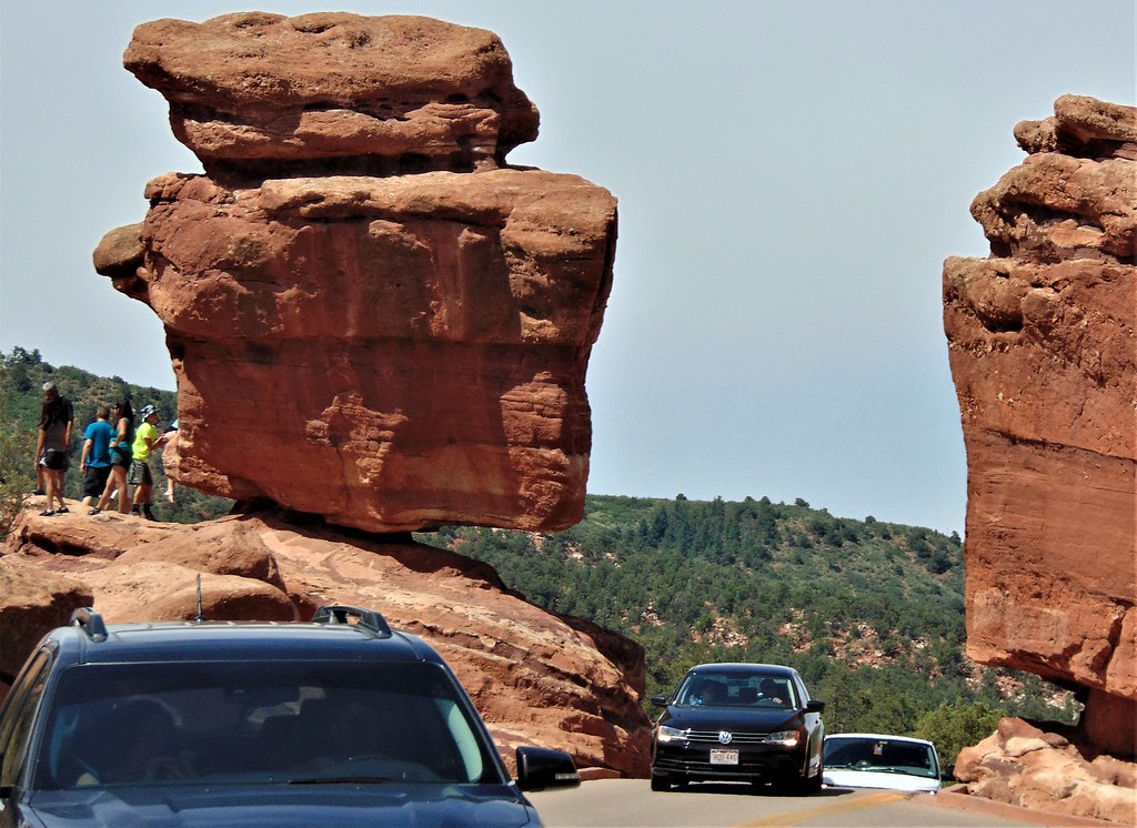 Precarious | Large rock precariously balanced near the entra… | Flickr