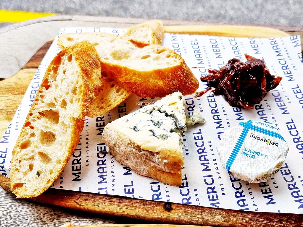 1 Cheese Board - Bleu D'Auvergne