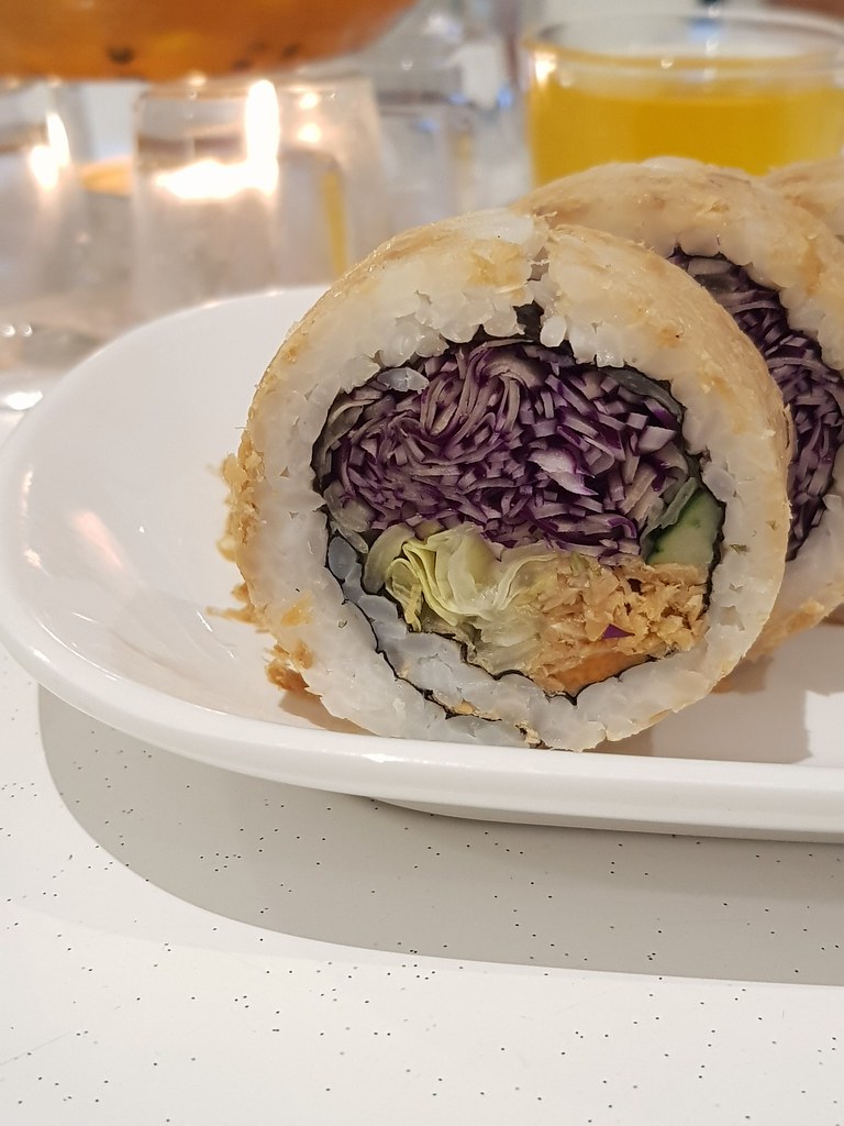 香素肉松券 Vegetarian Meat Floss Sushi Roll rm$15.80 @ 養桑拿面 Young Sanna Mee (Taipan) USJ10
