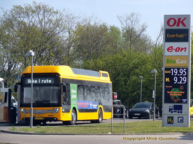 Copenhagens sole Toyota Hydrogen bus spends a minimum of 1 hour each time it needs to be refueld as its Glostrup depot is so far from the Amager Hydrogen supply