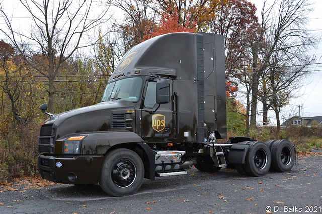 UPS 2022 Mack AN64T (CNG) Tractor
