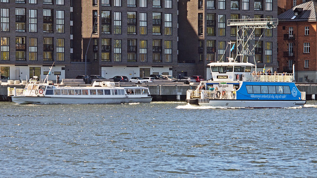The commuter baots Delfin XII and Sjövägen in Stockholm