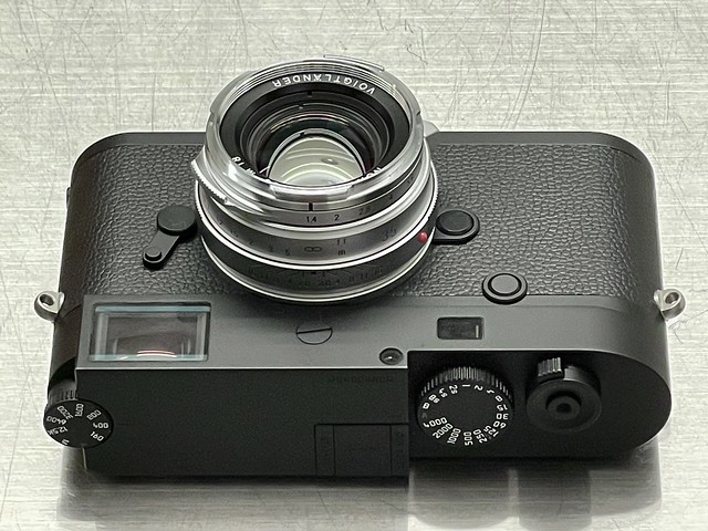Leica M10 Monochrom, Voigtlander Nokton Classic 35mm F/1.4 Version II MC Map Camera 25th-Anniversary Limited Edition