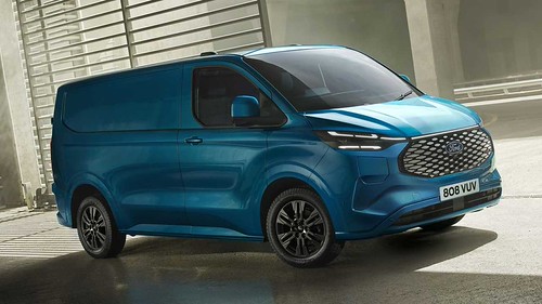 2023 Ford E-Transit Custom tem 380 km de autonomia