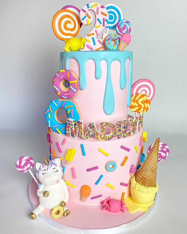 Cake by Flour Petal Cakes