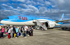 TUI Airways Boeing 787-9 G-TUIM