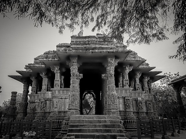 Sun Temple | Modhera | Gujarat Tourism | Dekhbo Ebar Jogot Take | DEJT | #sudipsense  #travel #natur