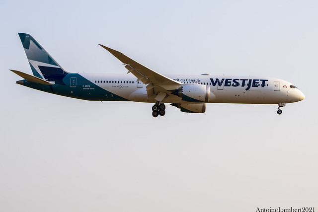 Westjet Boeing 787-9 Dreamliner C-GKKN YVR