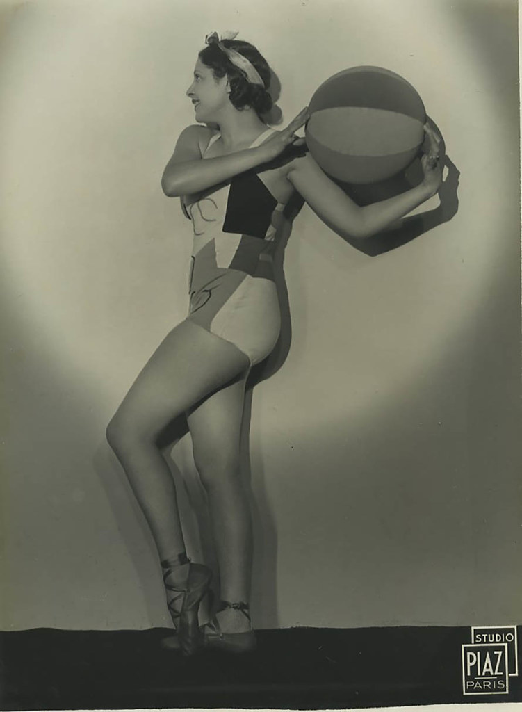 Piaz Studio :: Jacqueline Jako-Mica (Nicole Chaumot) at Casino de Paris, 1940s | src Abebooks and Zvab
