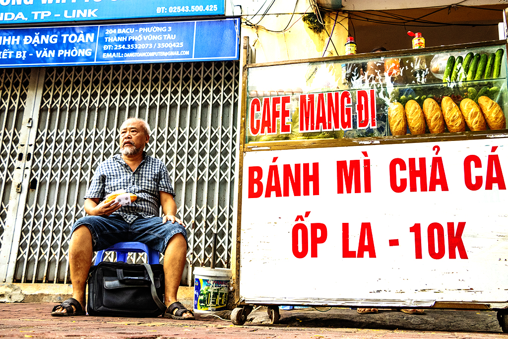Egg banh mi for breakfast on 5-11-22--Vung Tau copy
