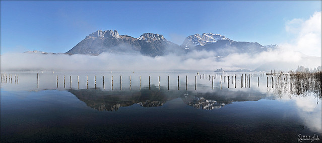 Reflet sur le lac d'Annecy-Explore