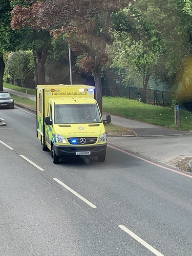 London Ambulance Service • 7610 • LJ58OHY | by Gage 75