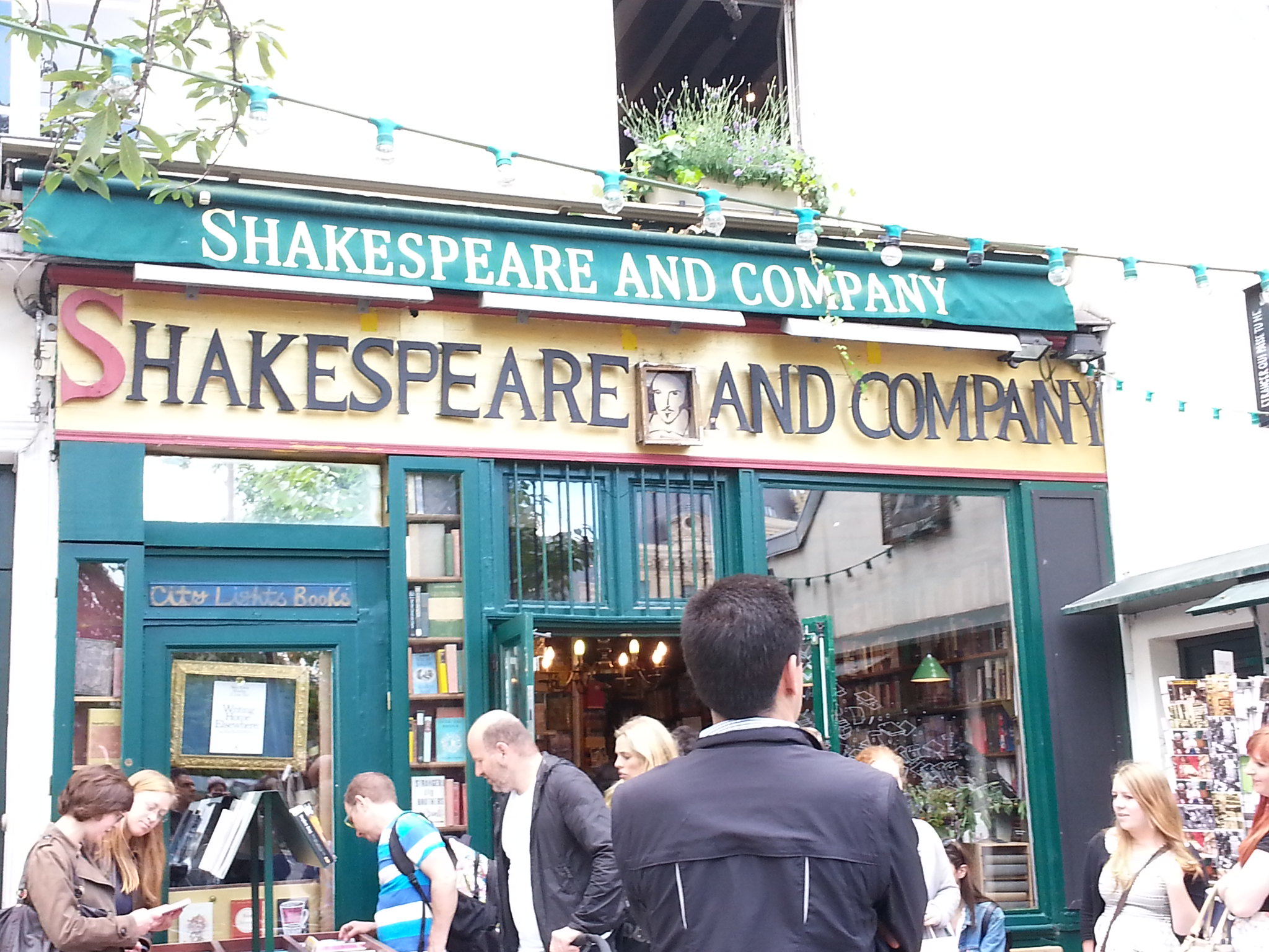 Week 1 Shakespeare and Company librairie 6-29-14