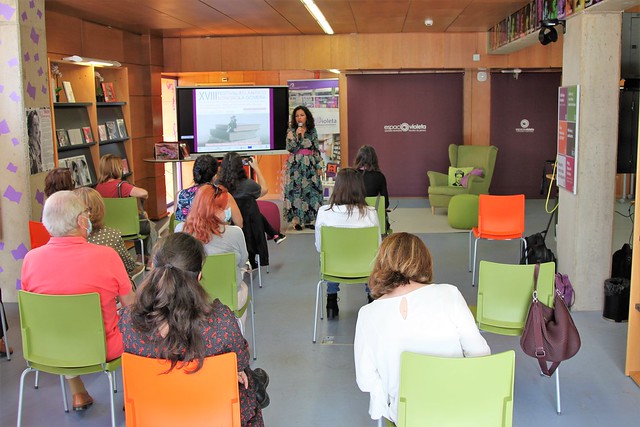 Conferencia ‘Mujeres en la literatura’, por Blanca Hernández y presentación de "Caminando", de Lorenza Machín