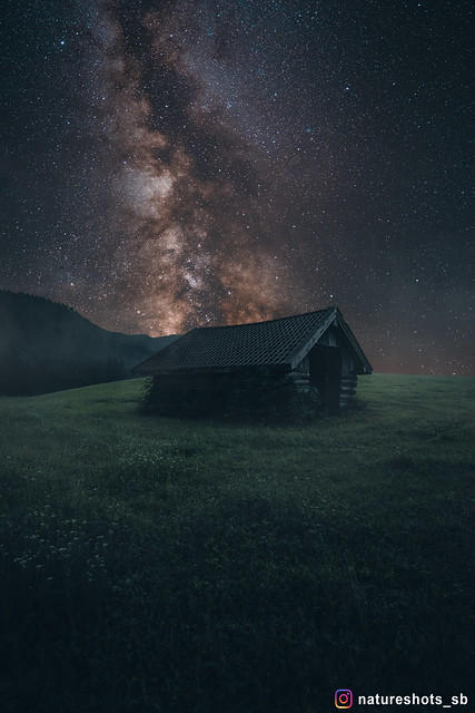 hut under the starry sky