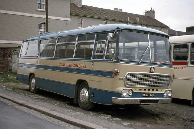 Sunshine Coaches ( Galpin ) . Plymouth , Devon . ORO962D . Plymouth , Devon . December-1974 .