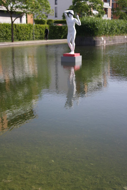 Statue in pond, Essen Nordviertel