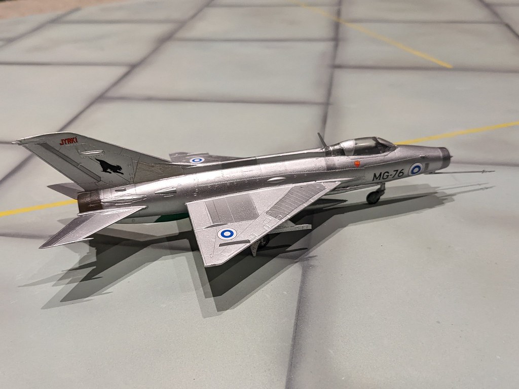 Rev_MiG21_F-13_23